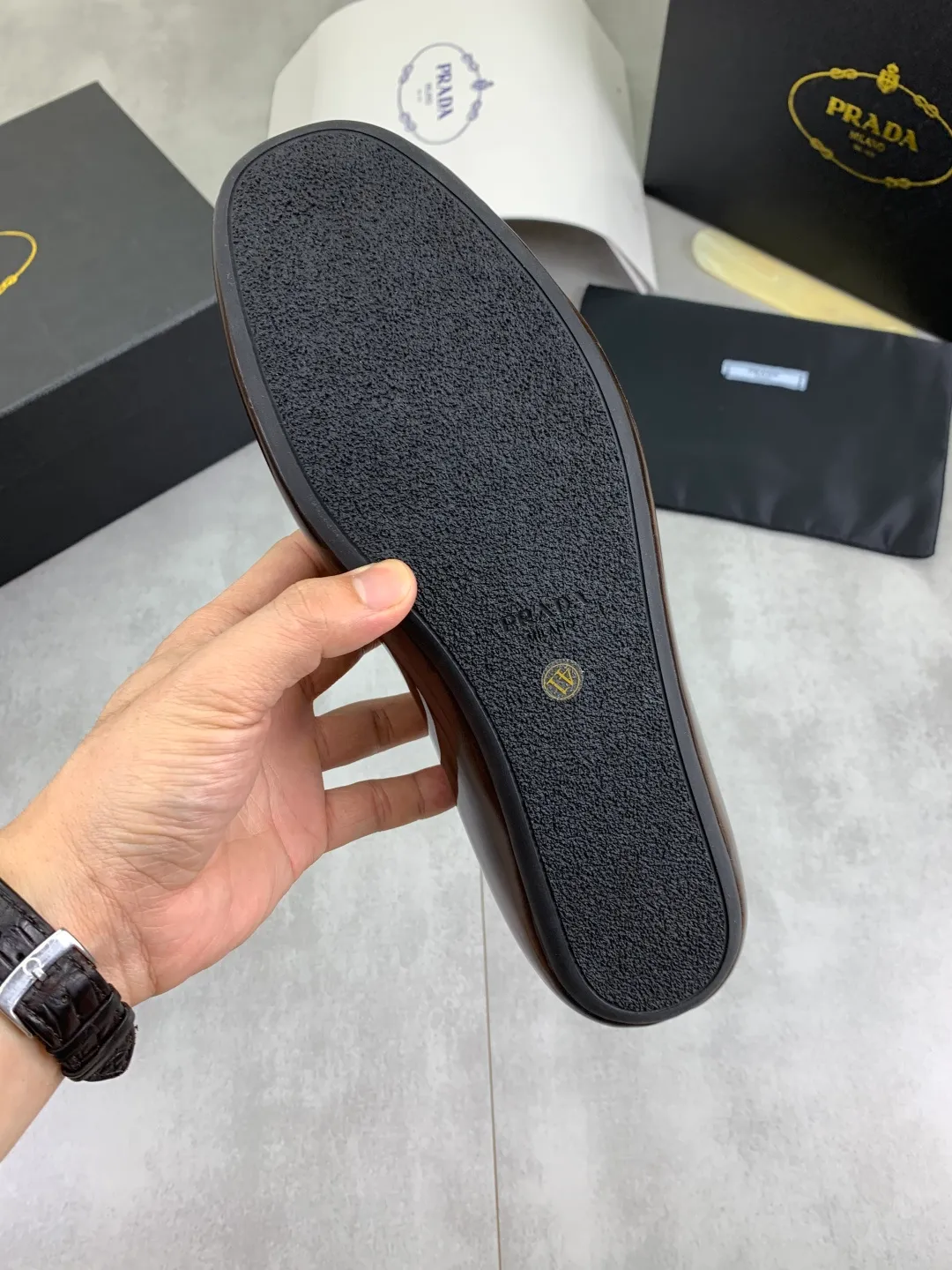 Men's shoes 💰P680 new style 💰 💎💎💎water dyed cowhide original quality PRADA —🆘.Prada Original order purchase, high-end business leather shoes, fabric: Made of Italian imported calfskin with color-brushed edges➕water-dyed cow lining/cowhide lining➕Specially available original outsole, fine workmanship, real product^_^photographed🎬size: 39-44 (38 45 custom-made)
